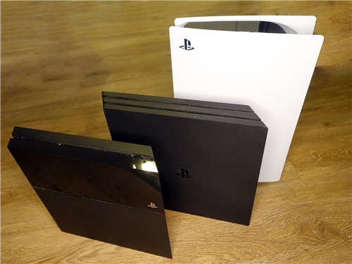 PS5媒体上手视频解禁 手柄广受好评
